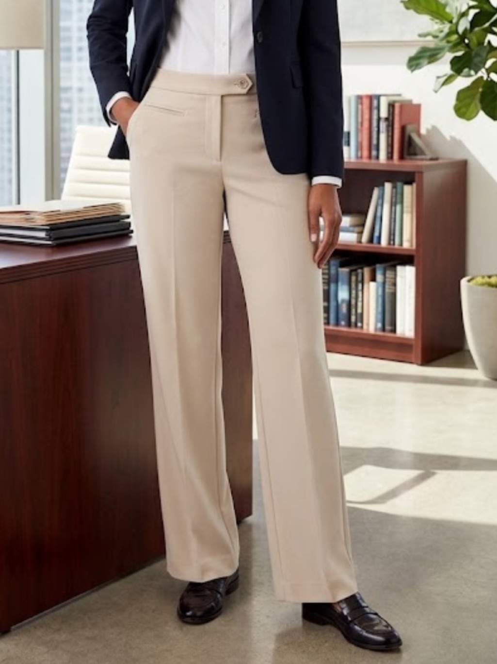 Nwot Talbots Women's Beige Curvy Wide Leg Flat Front Dress Pants. Size 2